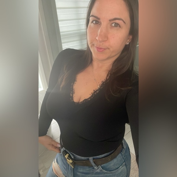 Meet your Posher, Ellen - Picture 1 of 1